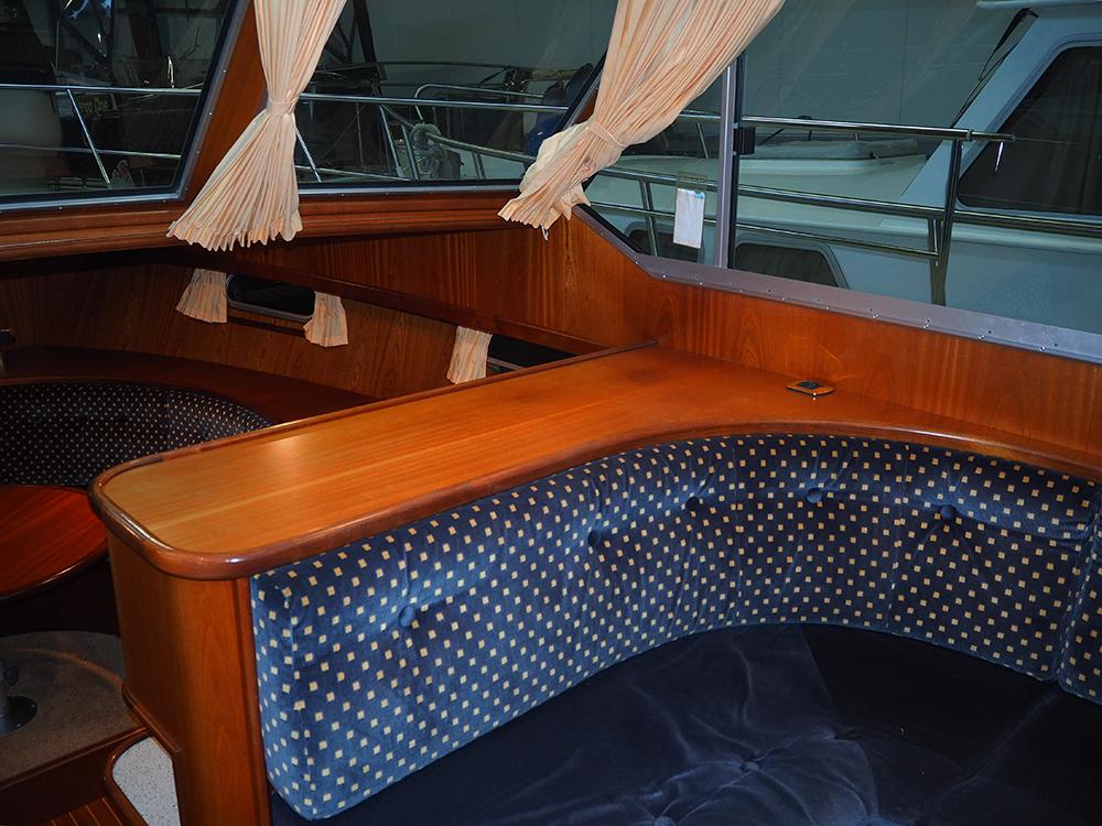 Saloon, Accommodation